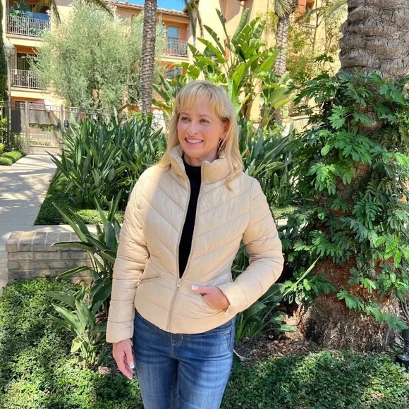 Packable Puffer Quilted Jacket Khaki/Beige Zip Closure Lightweight Hi-Neck - Picture 2 of 7